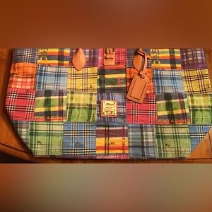 Beautiful Dooney & Bourke Shoulder Tote Purse Bag